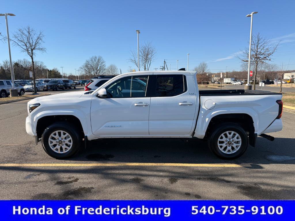 Used 2025 Toyota Tacoma SR5 image 4