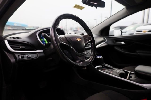 Used 2017 Chevrolet Volt LT w/ Comfort Package image 16