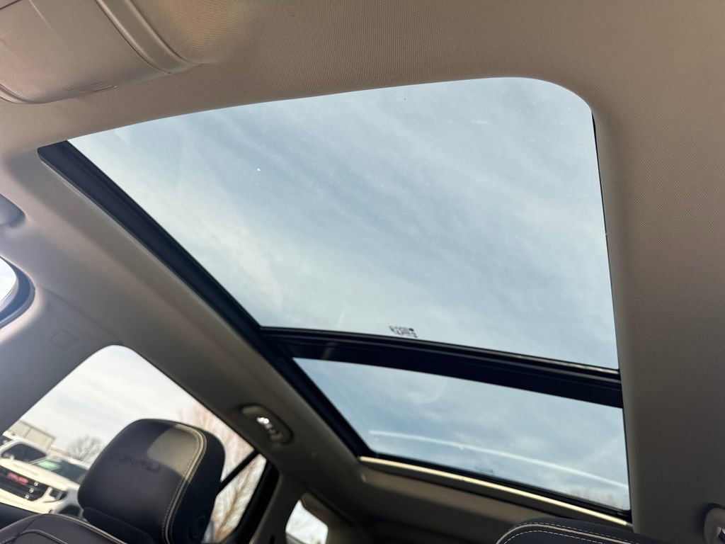 Used 2020 GMC Terrain Denali w/ Denali Premium Package image 17