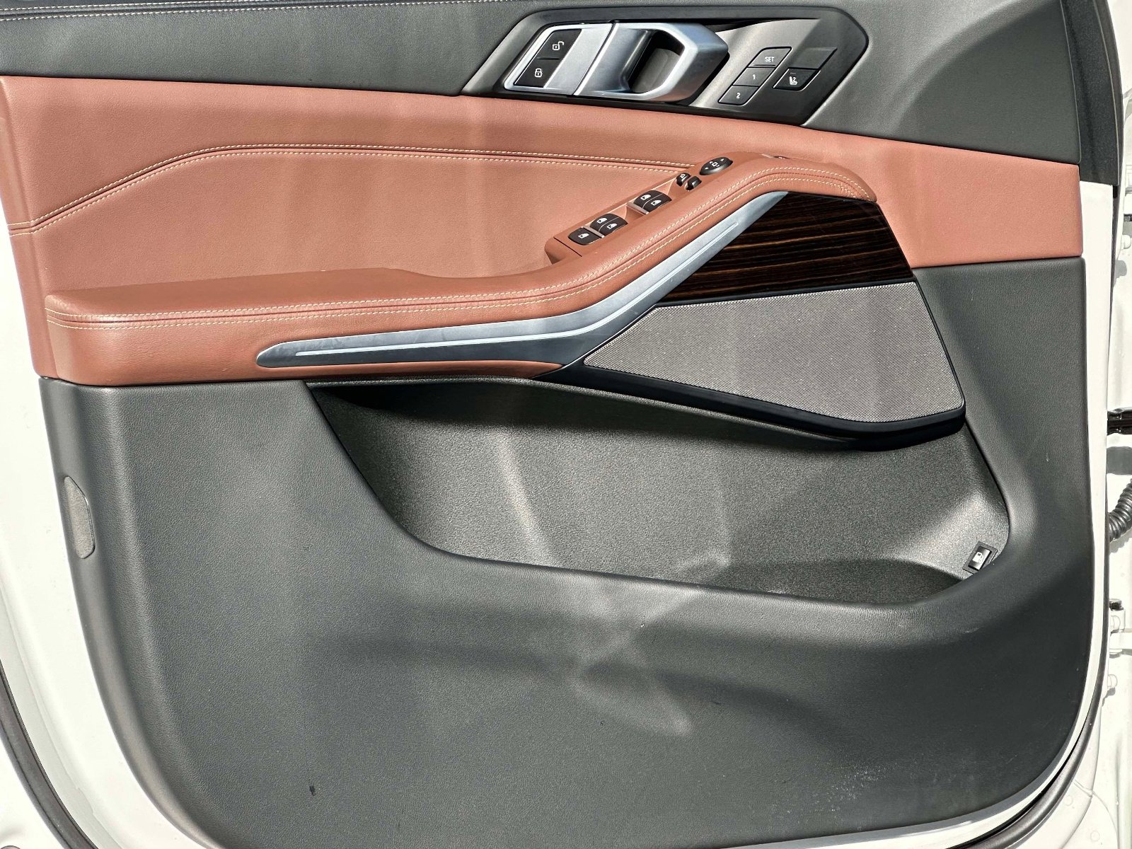 Used 2025 BMW X5 xDrive50e image 21