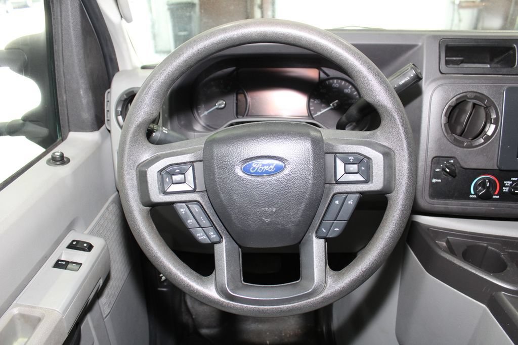 Used 2022 Ford E-450 and Econoline 450 Super Duty RWD image 7