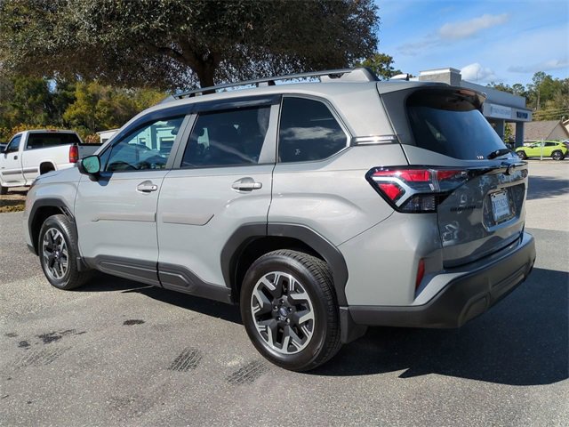 Used 2025 Subaru Forester Premium w/ Convenience Package #2 image 6