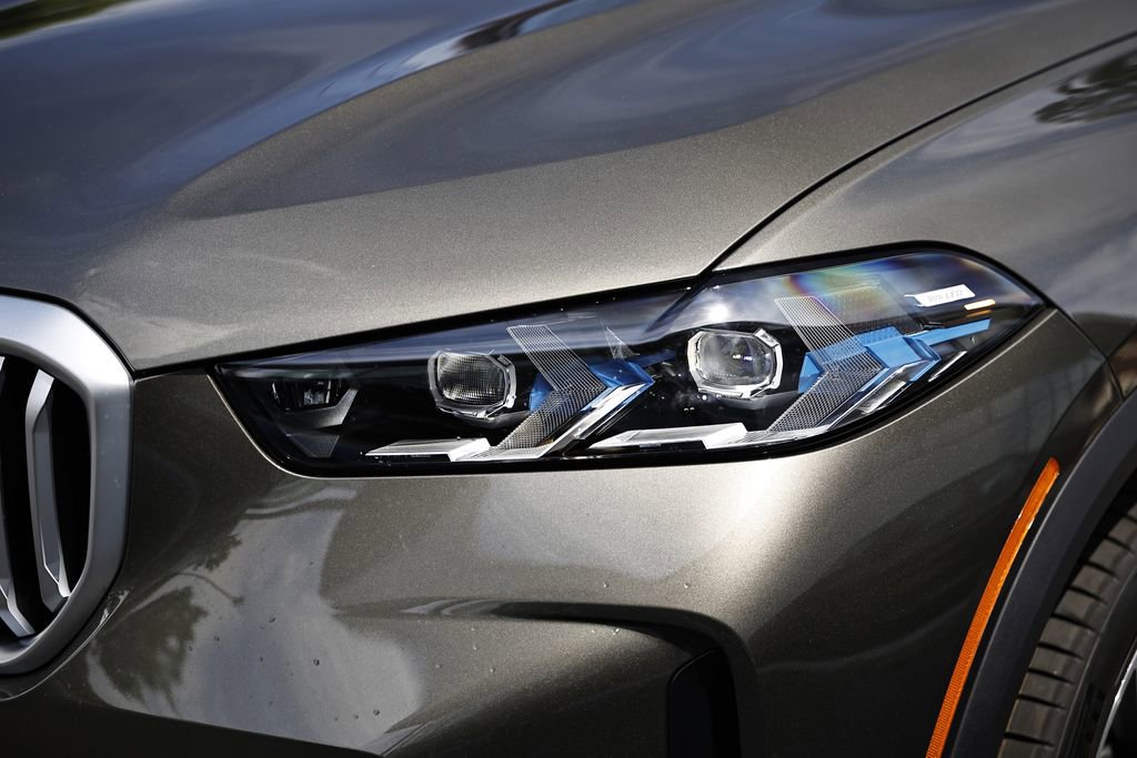 New 2026 BMW X5 xDrive50e w/ Executive Package image 12