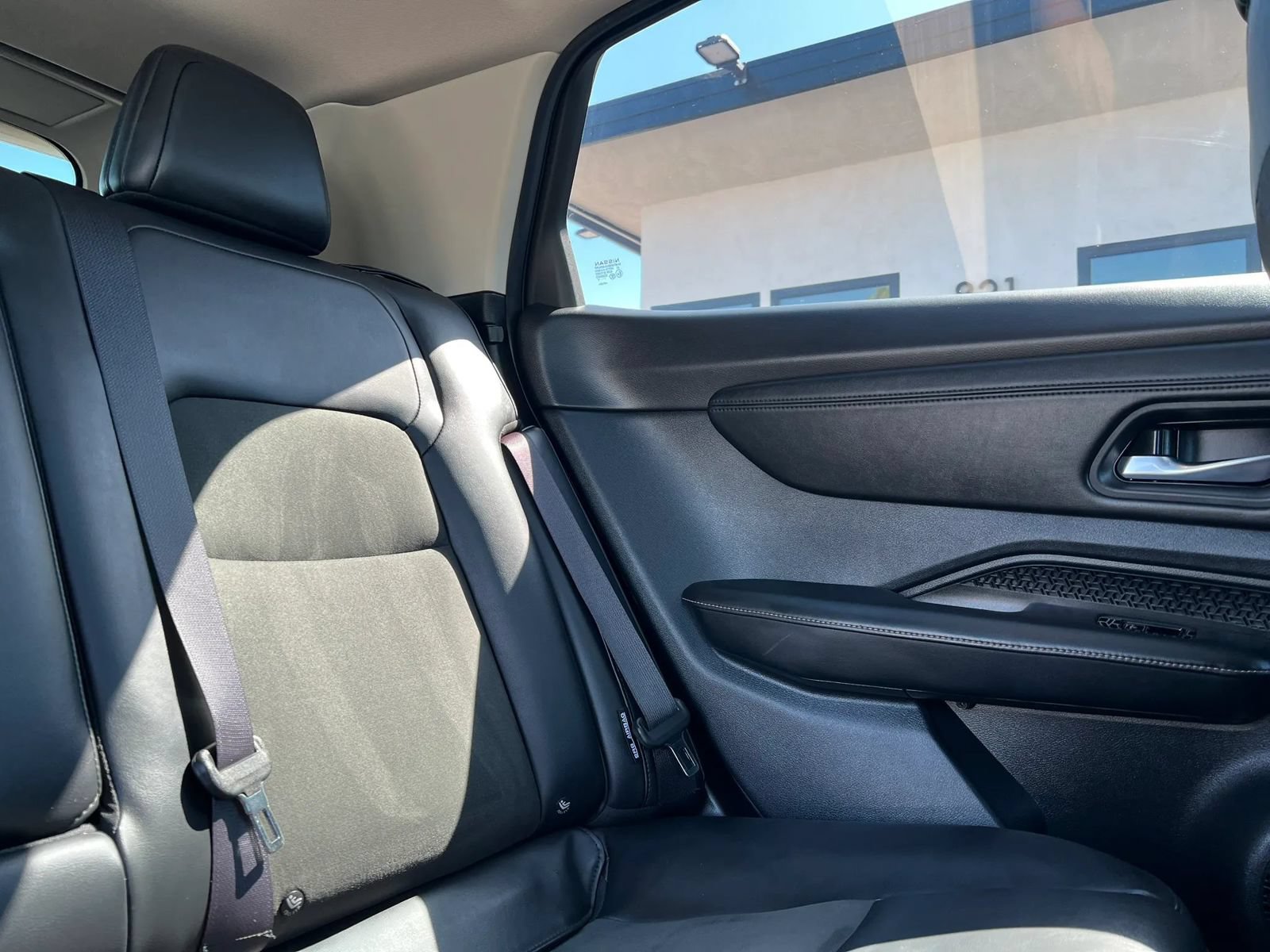 Used 2023 Nissan Ariya FWD image 35