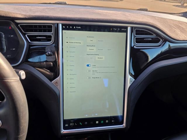 Used 2015 Tesla Model S 85D image 27