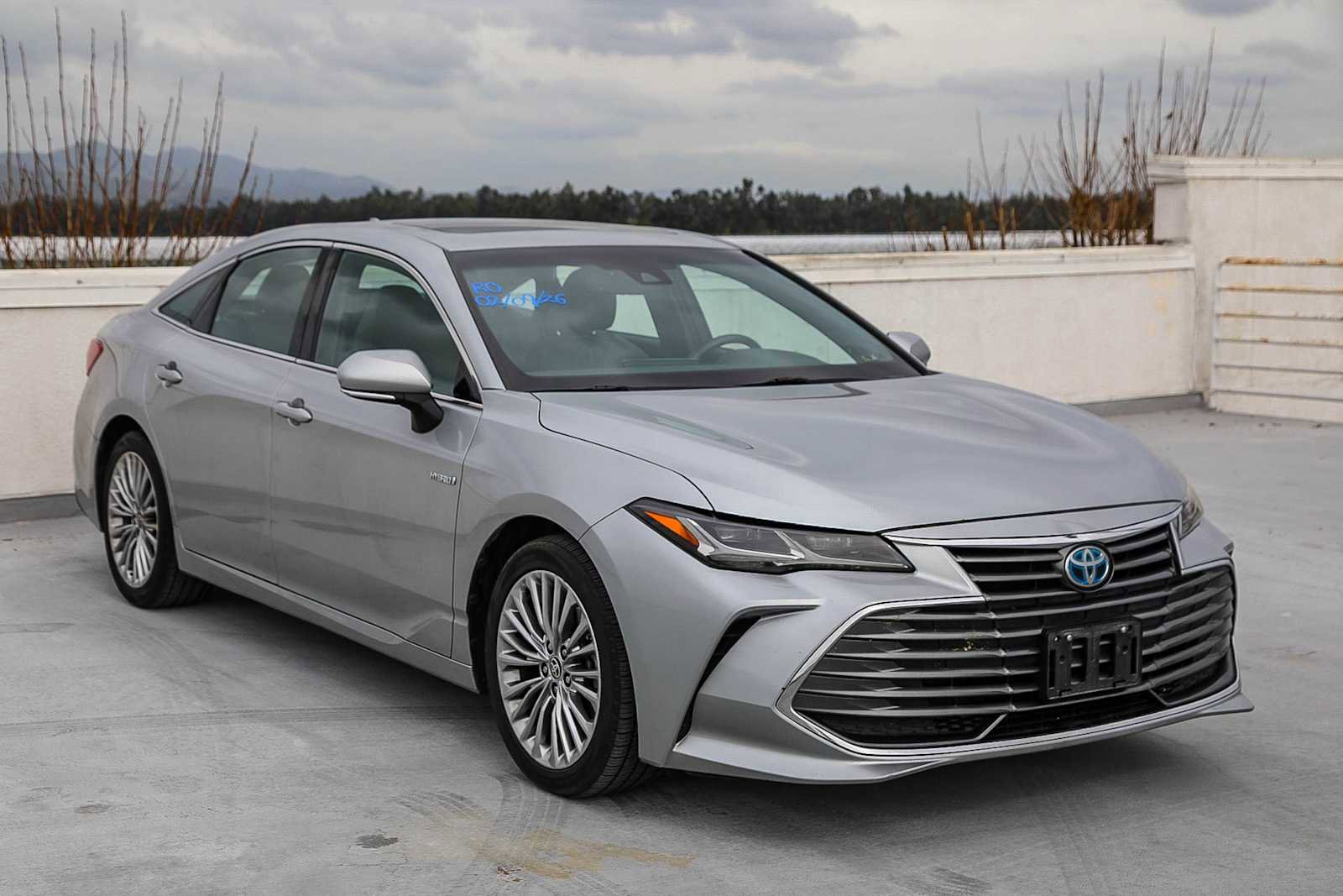 Certified 2020 Toyota Avalon Limited image 5