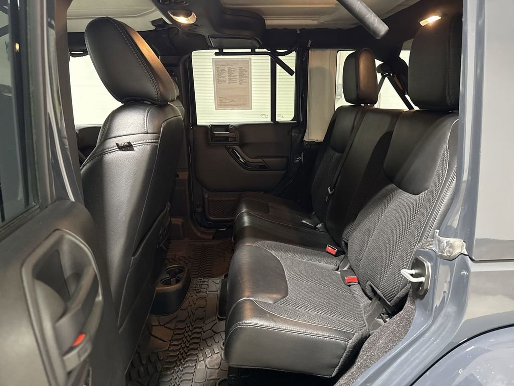 Used 2017 Jeep Wrangler Unlimited Sahara AWD/4WD image 21