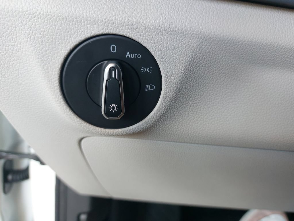 New 2026 Volkswagen Jetta SE FWD image 22
