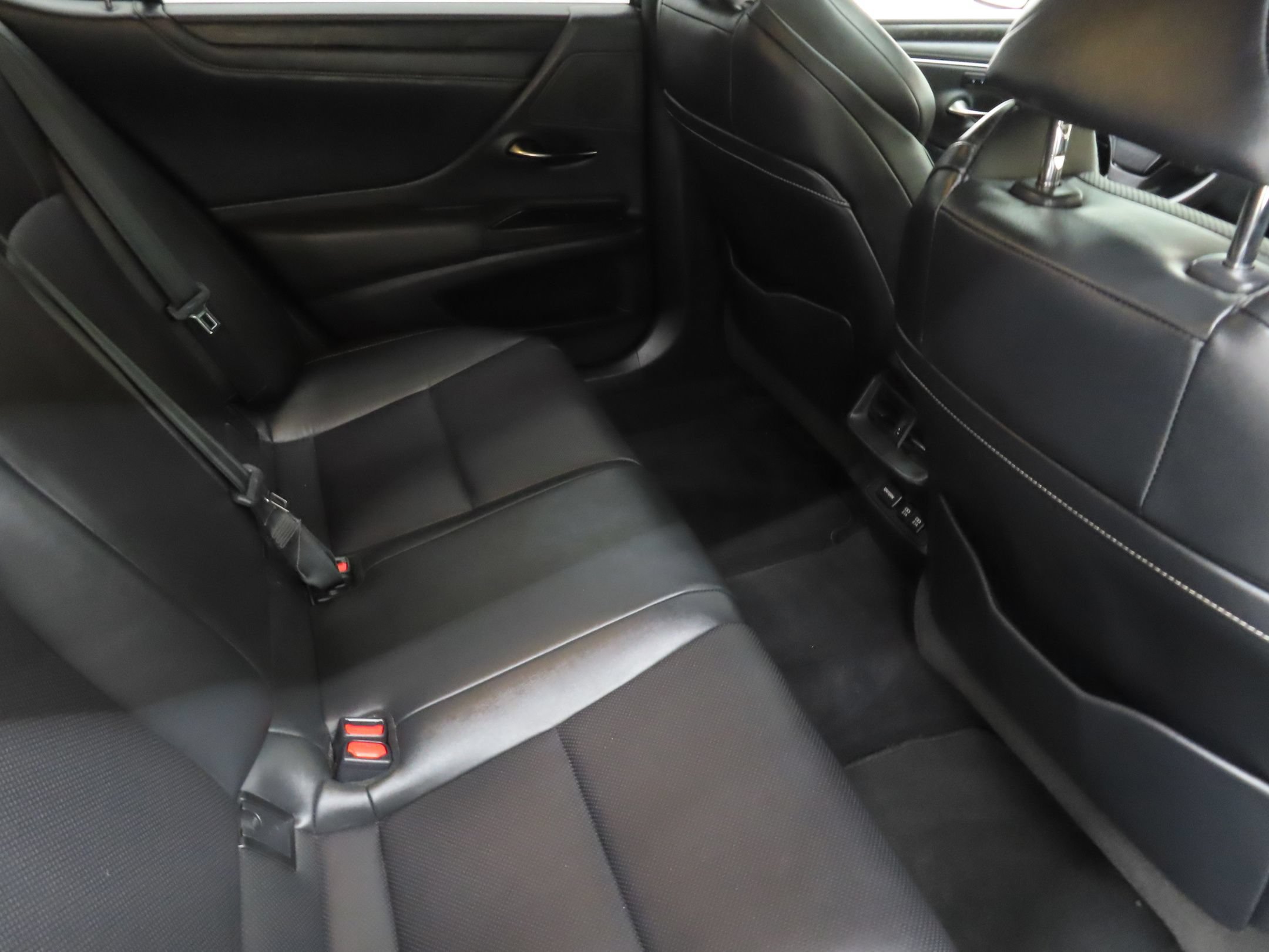 Used 2019 Lexus ES 350 F Sport w/ Accessory Package 2 FWD image 24