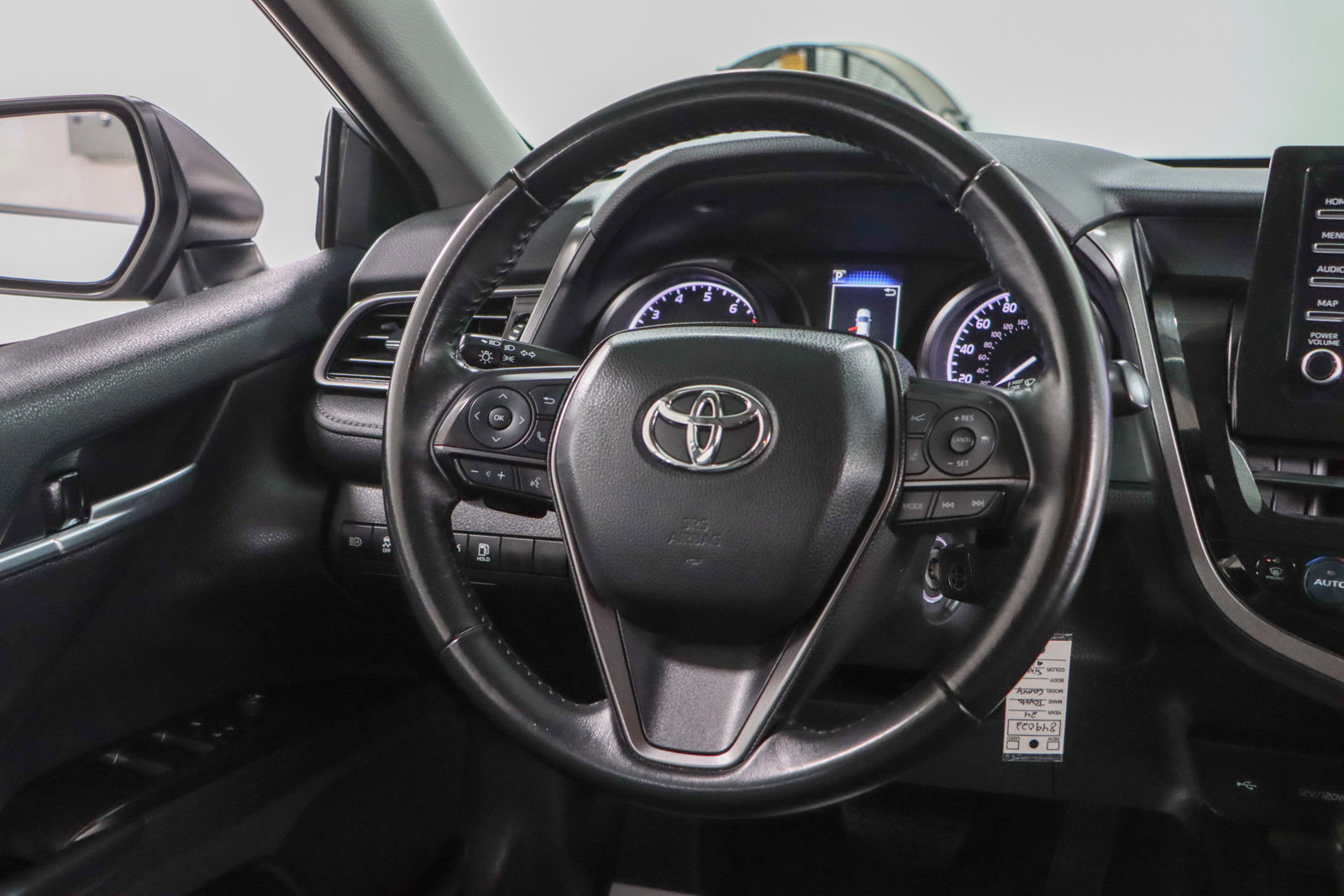 Used 2024 Toyota Camry SE image 12