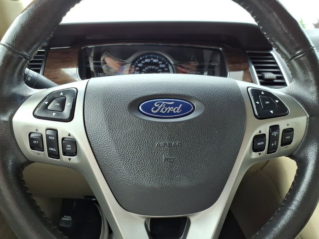 Used 2017 Ford Taurus Limited FWD image 22