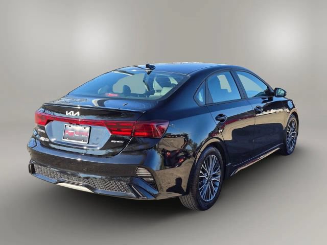 Used 2023 Kia Forte GT-Line w/ GT-Line Premium Package FWD image 5