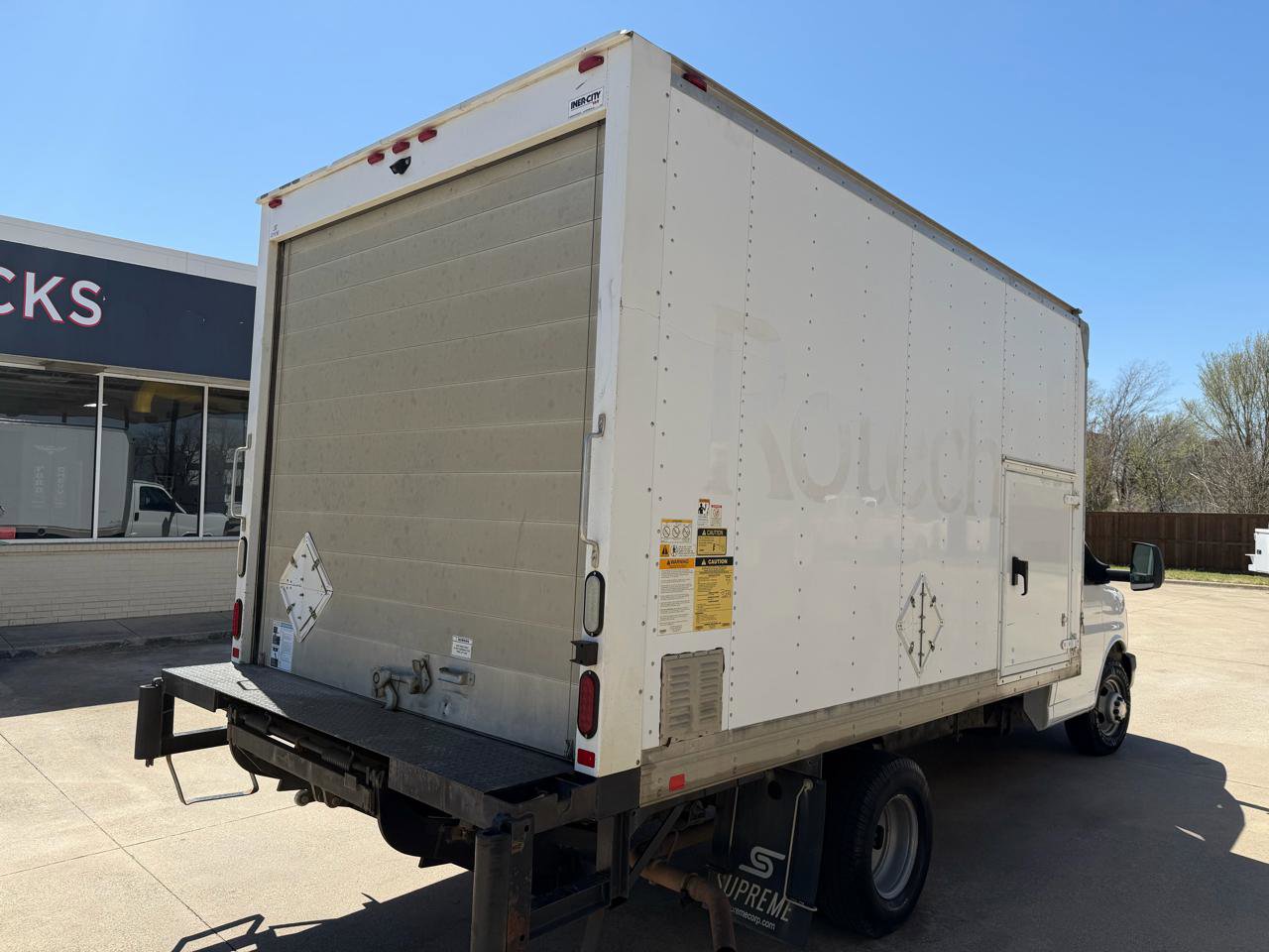 Used 2017 Chevrolet Express 3500 RWD image 5