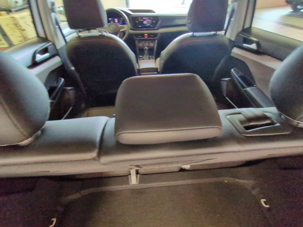 Used 2022 Volkswagen Taos SE image 31