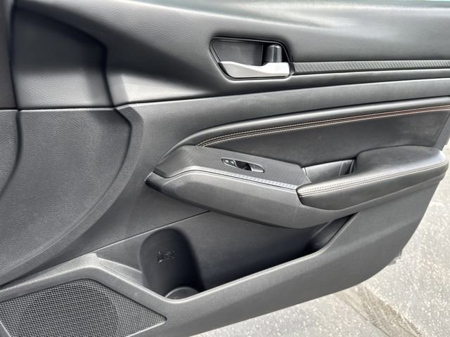 Used 2022 Nissan Altima 2.5 SR AWD/4WD image 25