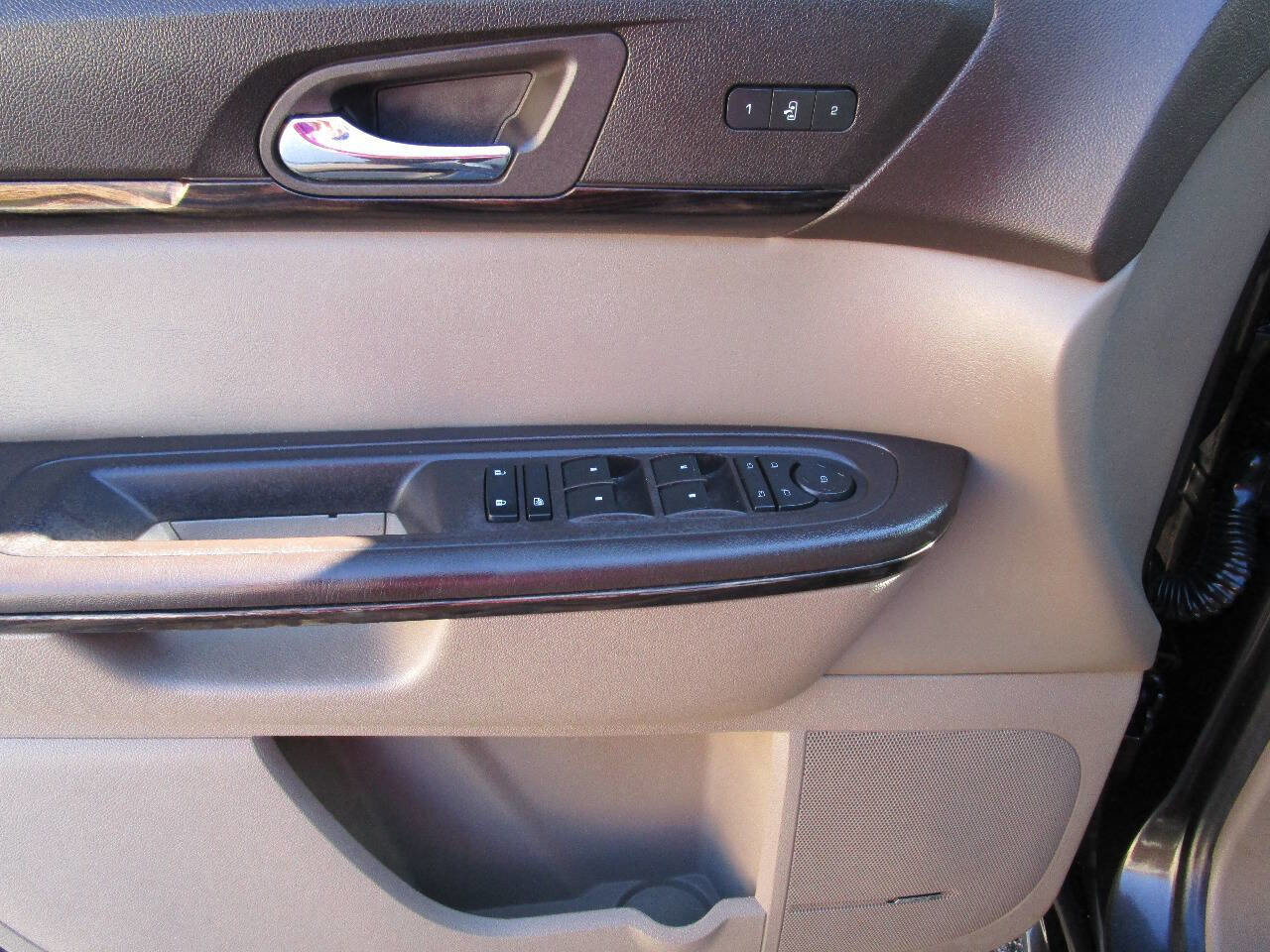 Used 2015 GMC Acadia Denali image 10