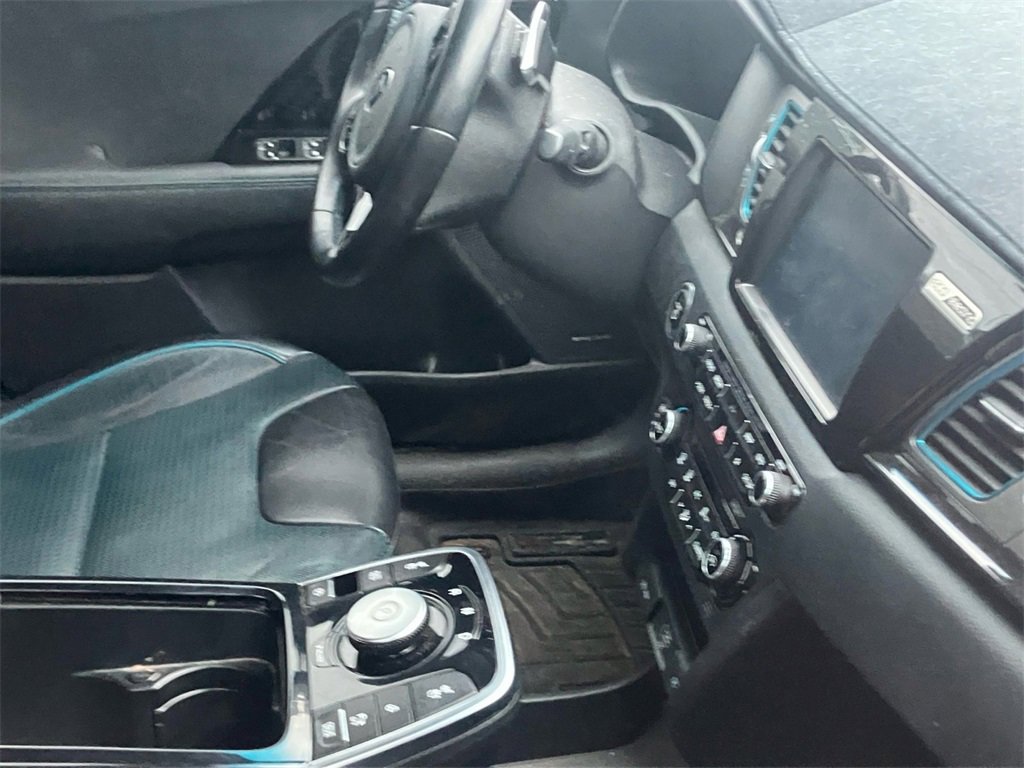 Used 2019 Kia Niro EX Premium w/ Cold Weather Package 1.0 image 6