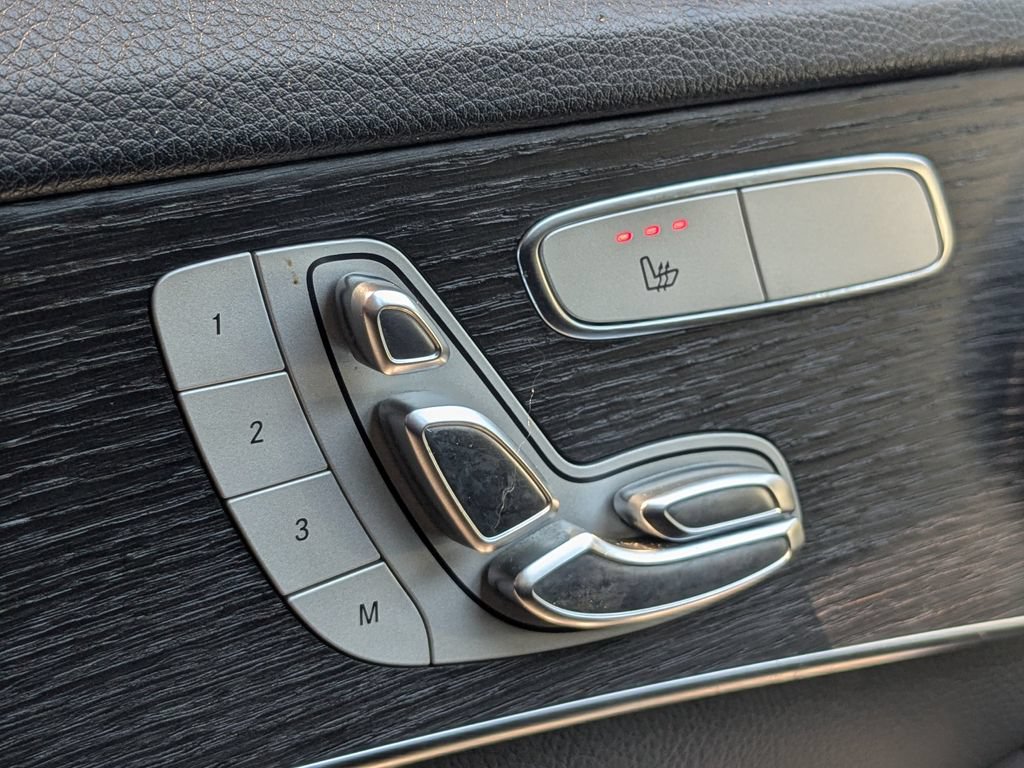 Used 2021 Mercedes-Benz C 300 Sedan image 7