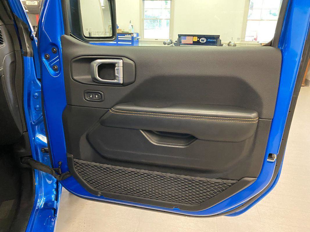 Used 2024 Jeep Wrangler Sahara image 17