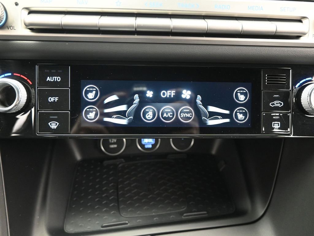 Used 2025 Genesis G70 3.3T Advanced w/ Sport Prestige Package image 33