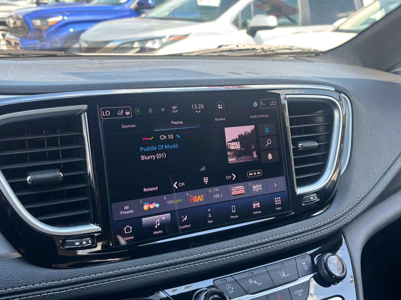 Used 2025 Chrysler Pacifica Limited FWD image 20