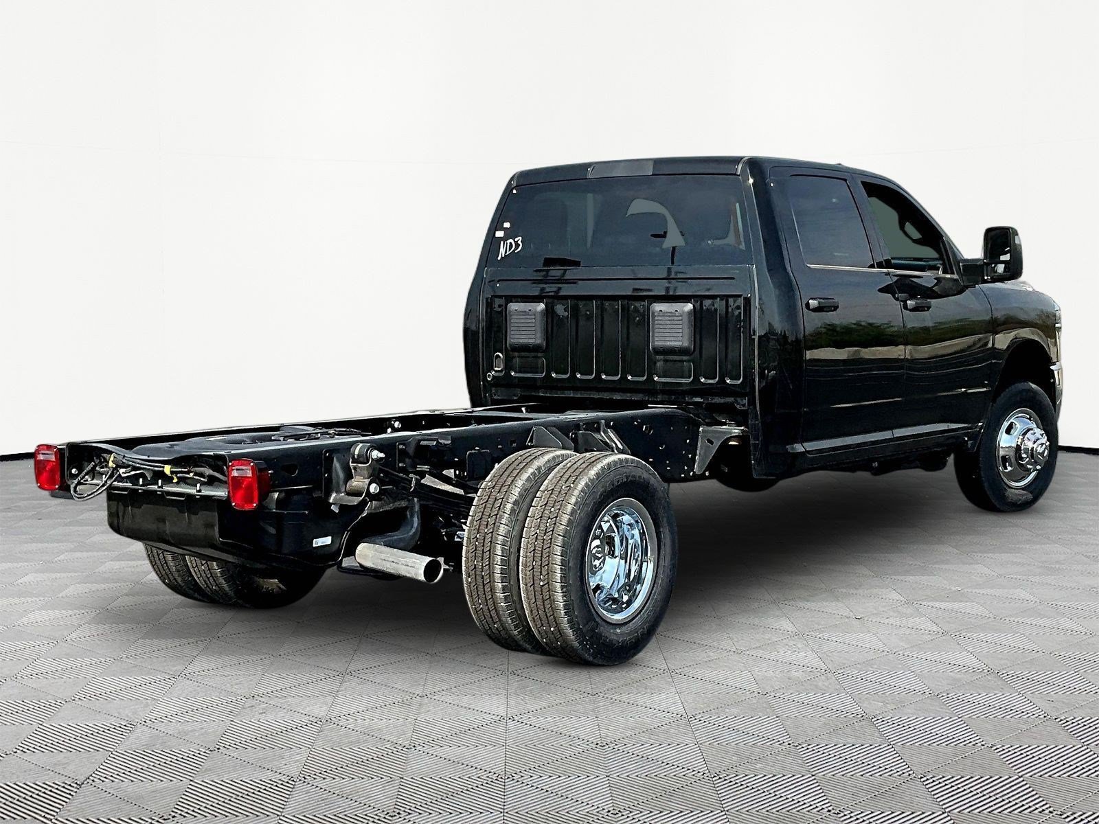 New 2026 RAM 3500 Tradesman w/ Chrome Appearance Group A AWD/4WD image 7