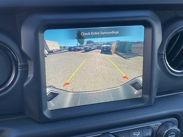 Used 2021 Jeep Gladiator Overland image 19