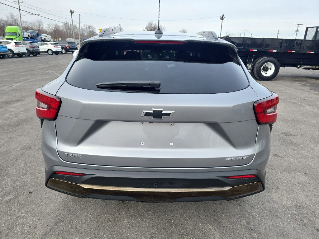 Used 2025 Chevrolet Trax ACTIV w/ Sunroof Package image 7