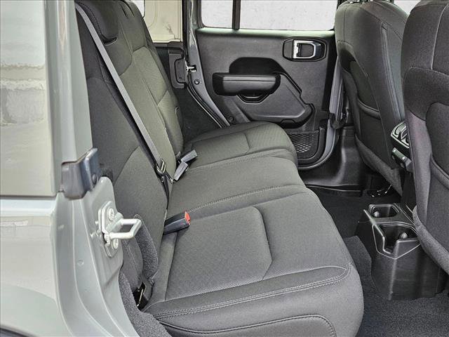 Used 2022 Jeep Wrangler Unlimited Sport image 15
