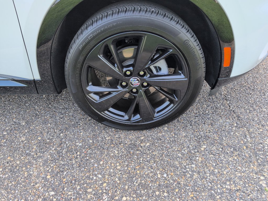 Used 2023 Buick Envision Essence w/ Technology Package I image 7