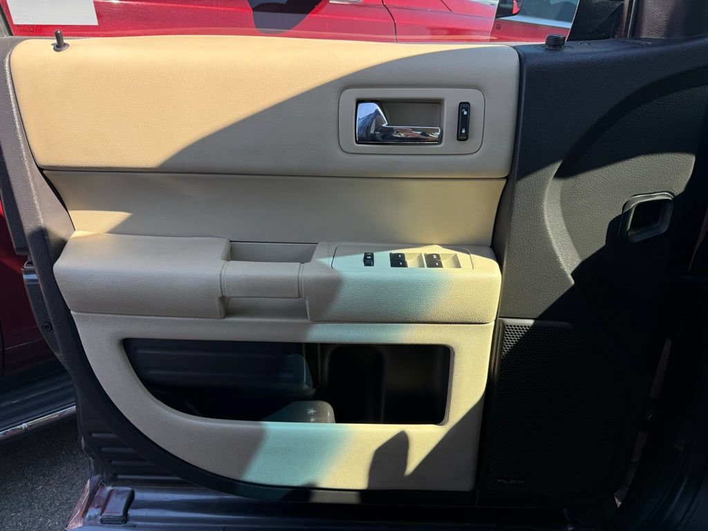 Used 2018 Ford Flex SE image 17