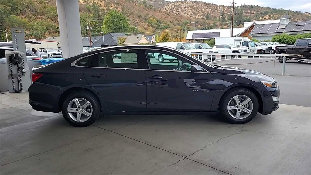 New 2025 Chevrolet Malibu LS image 2