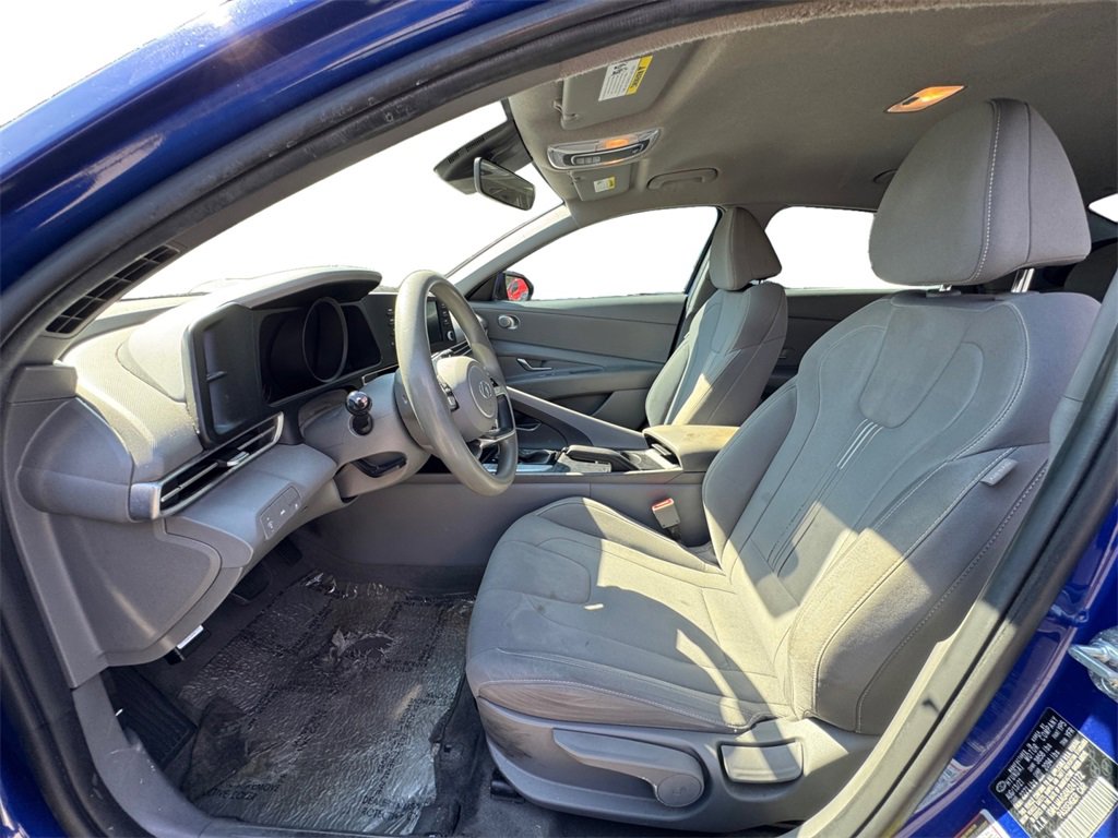 Used 2022 Hyundai Elantra SEL image 9
