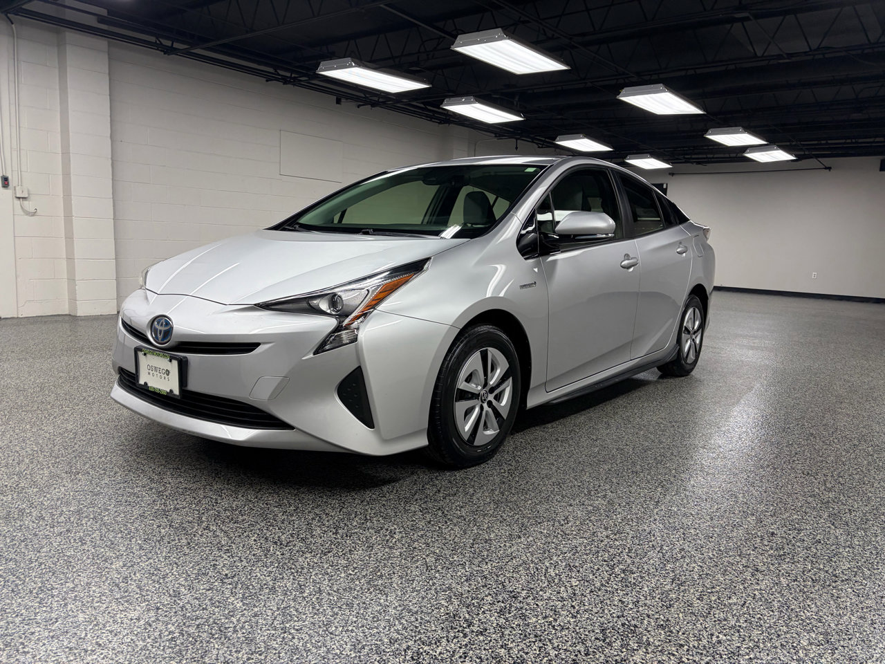 Used 2018 Toyota Prius Two FWD image 5
