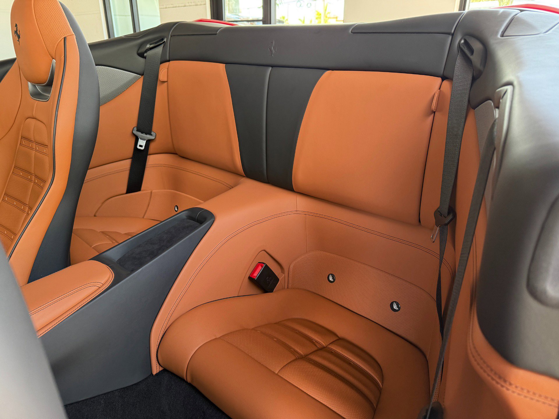 Used 2019 Ferrari Portofino RWD image 29