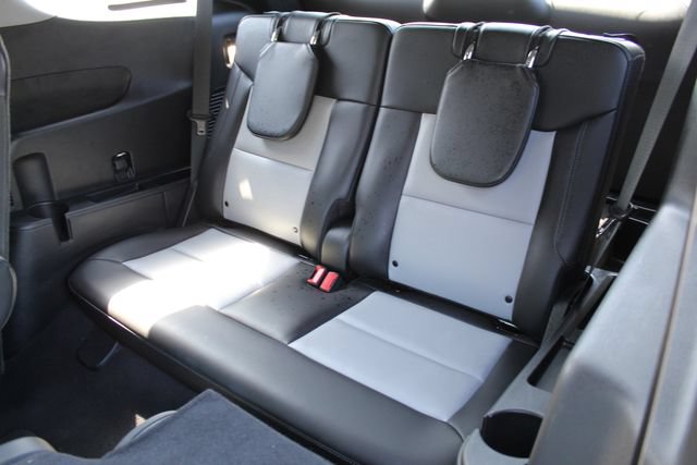 Used 2023 Ford Explorer XLT w/ Equipment Group 202A AWD/4WD image 16