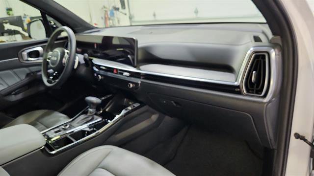 Used 2025 Kia Sorento SX Prestige w/ Sage Leather Package image 27