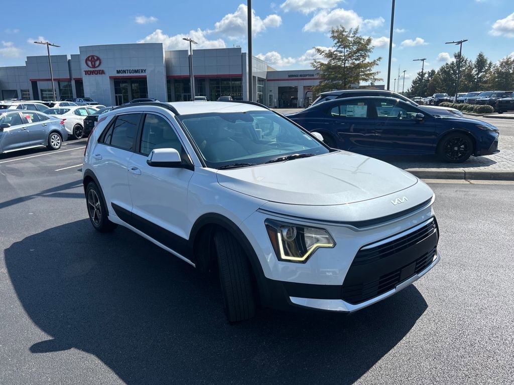 Used 2023 Kia Niro EX image 7