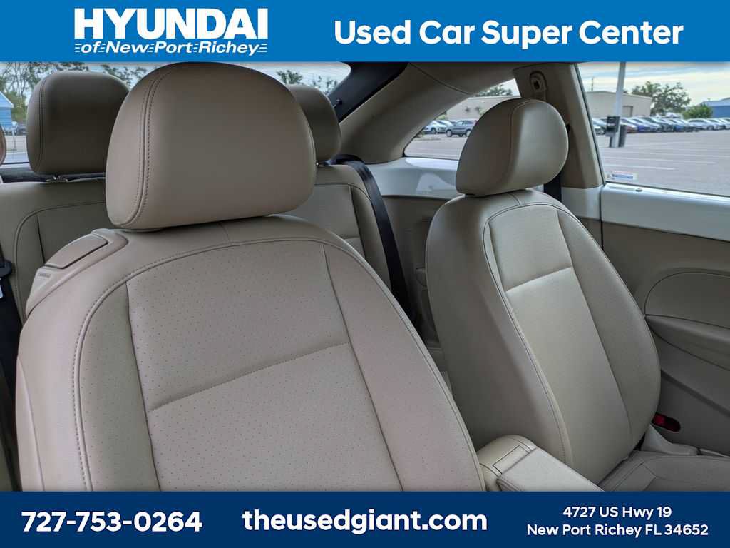 Used 2017 Volkswagen Beetle 1.8T SEL FWD image 6