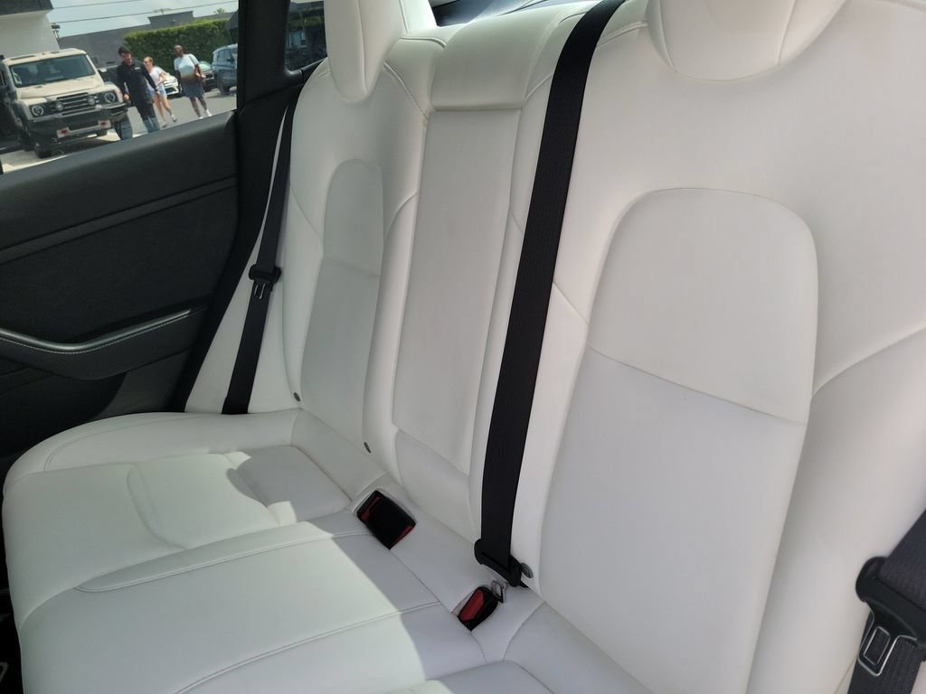Used 2021 Tesla Model 3 Standard Range Plus RWD image 9