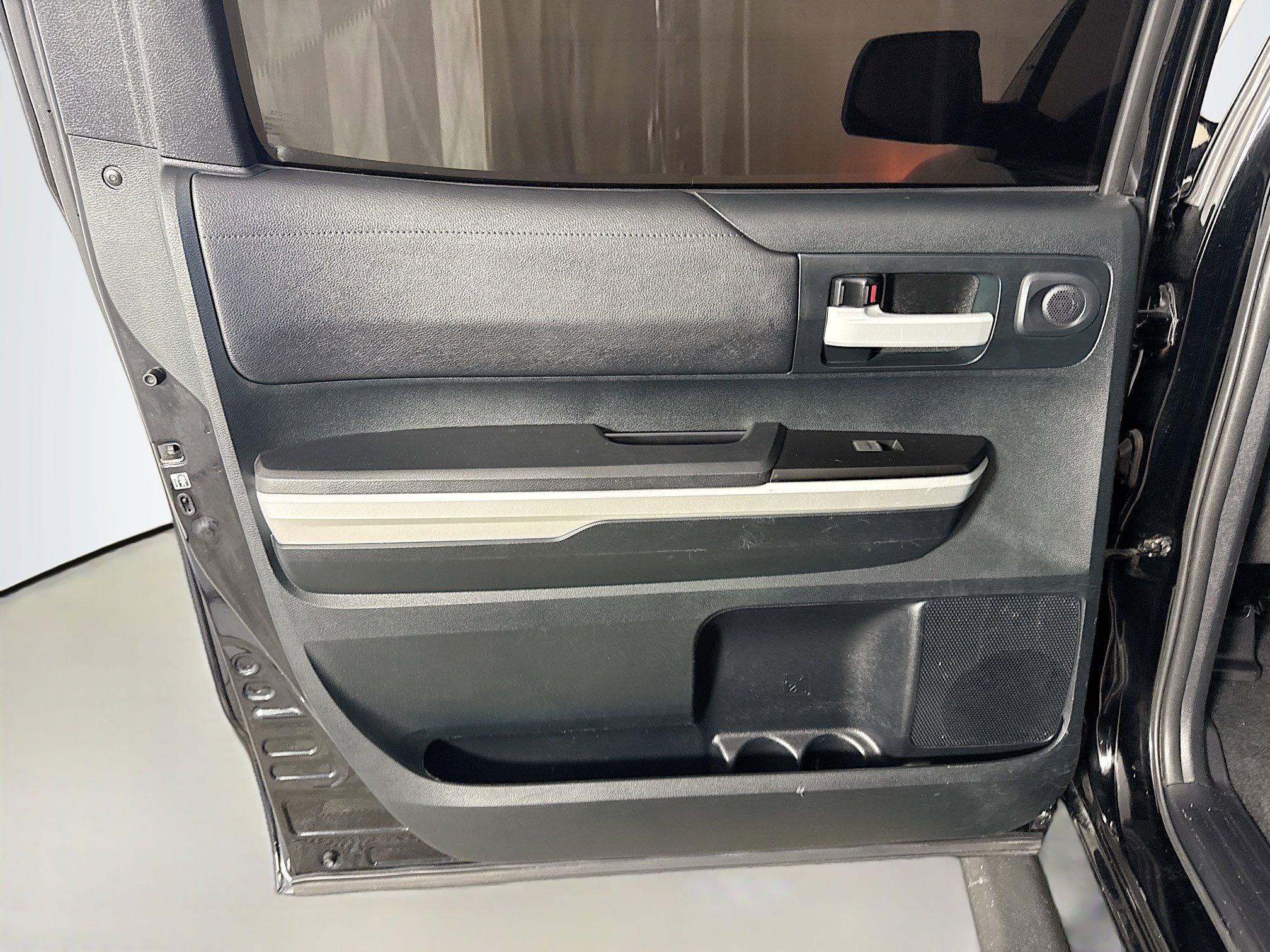 Used 2017 Toyota Tundra SR5 w/ SR5 Upgrade Package image 25