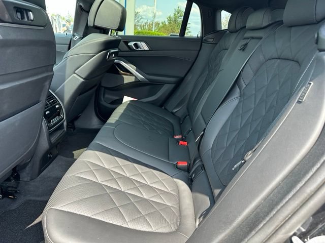 Used 2025 BMW X6 xDrive40i w/ Climate Comfort Package AWD/4WD image 13