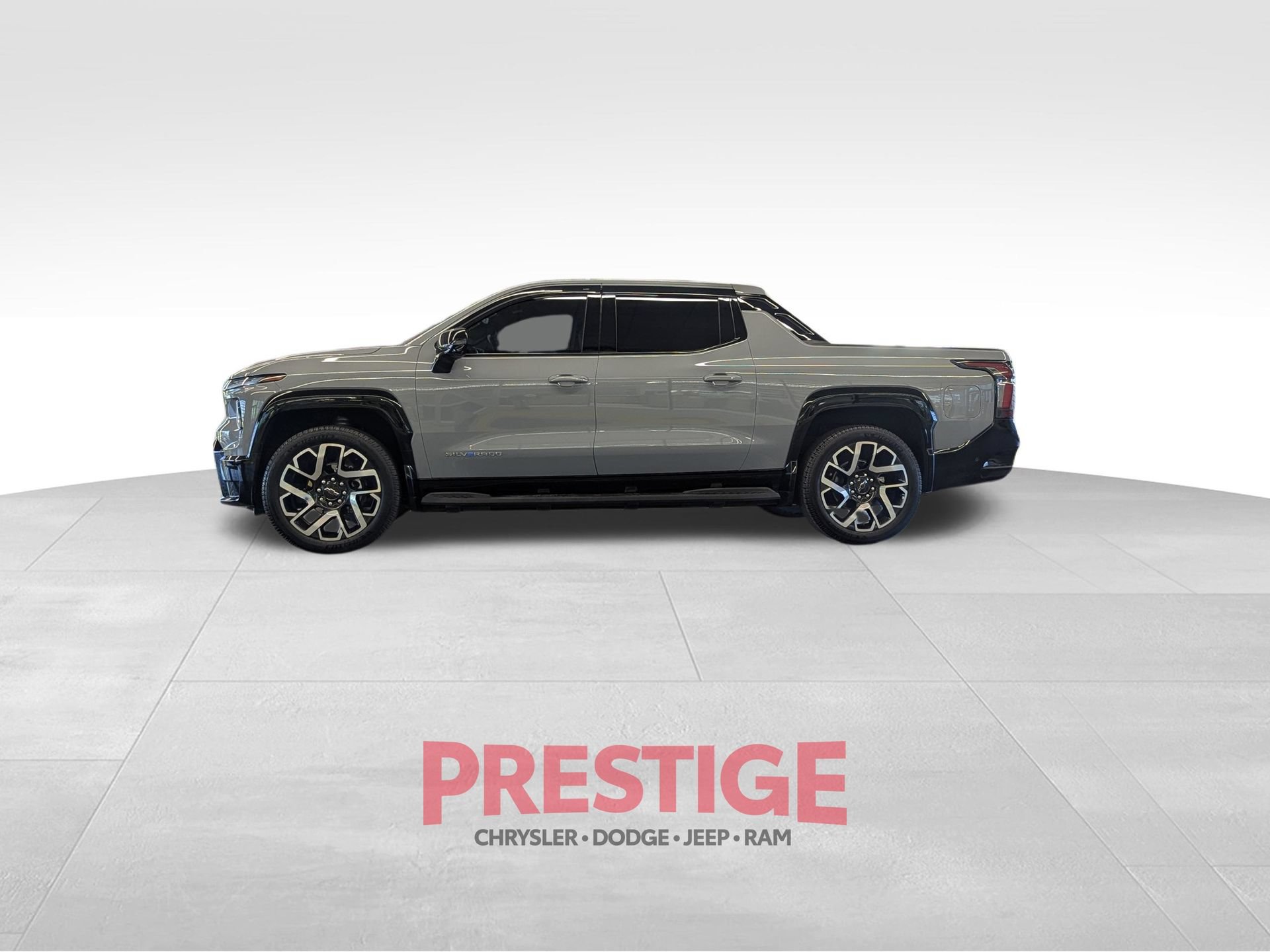 Used 2025 Chevrolet Silverado EV RST AWD/4WD image 14