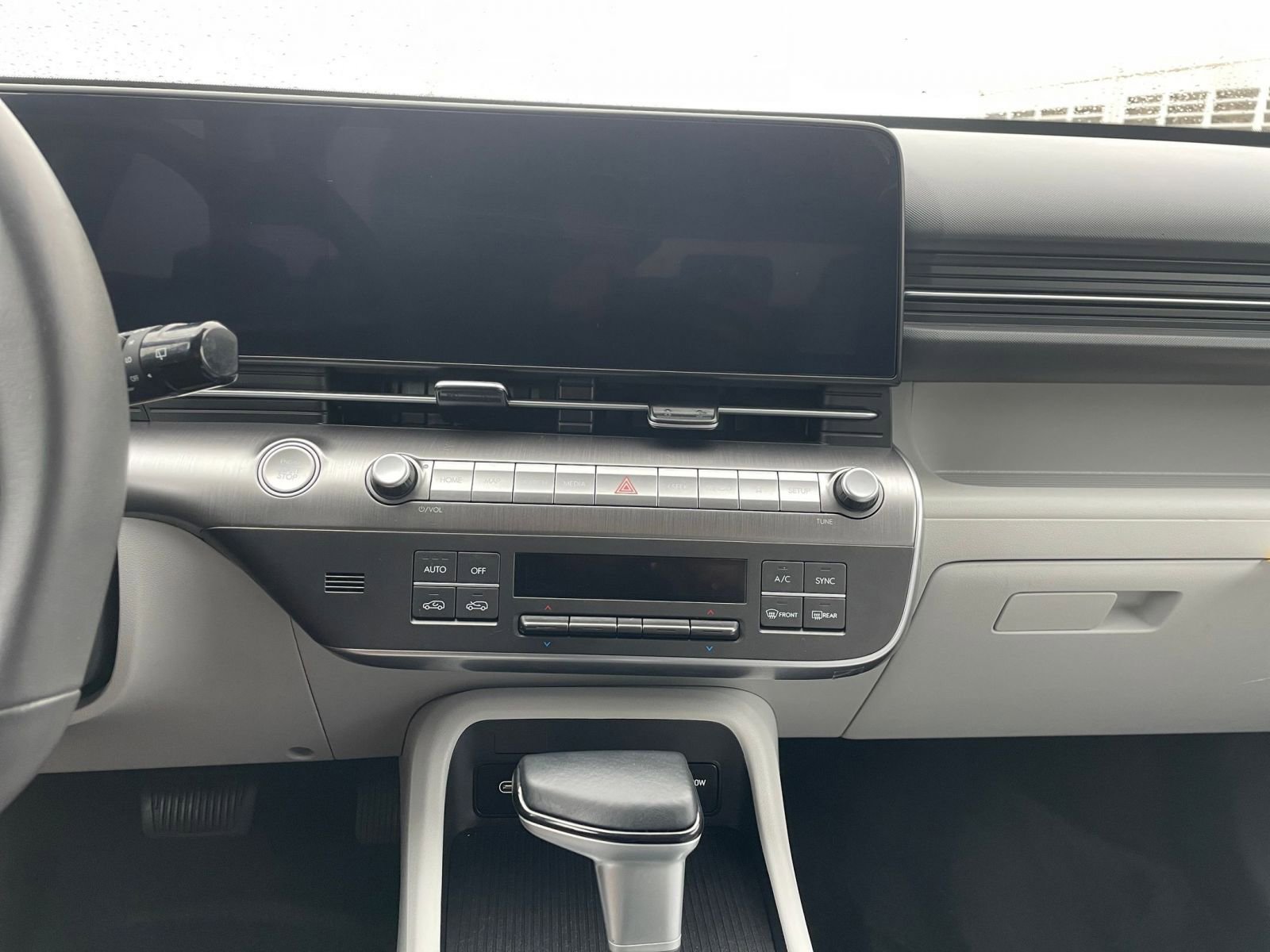 Used 2025 Hyundai Kona SEL image 18