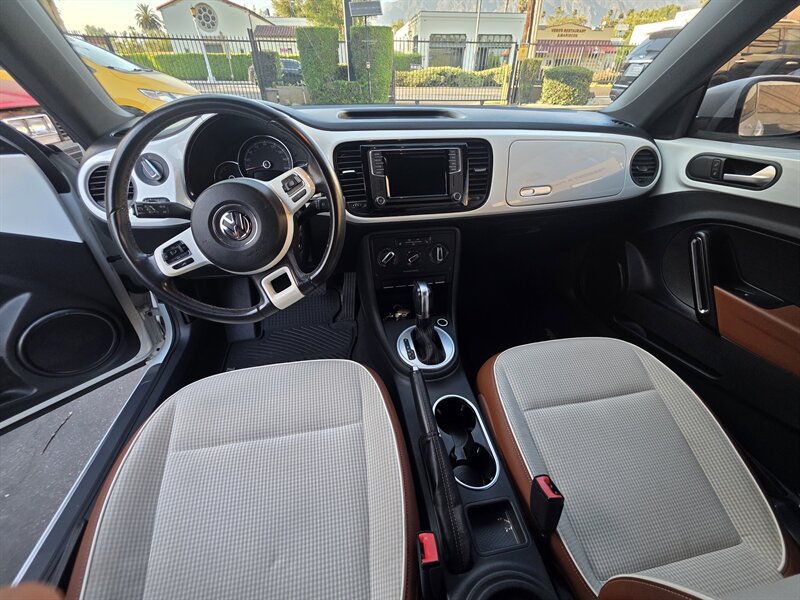Used 2017 Volkswagen Beetle 1.8T Classic FWD image 12