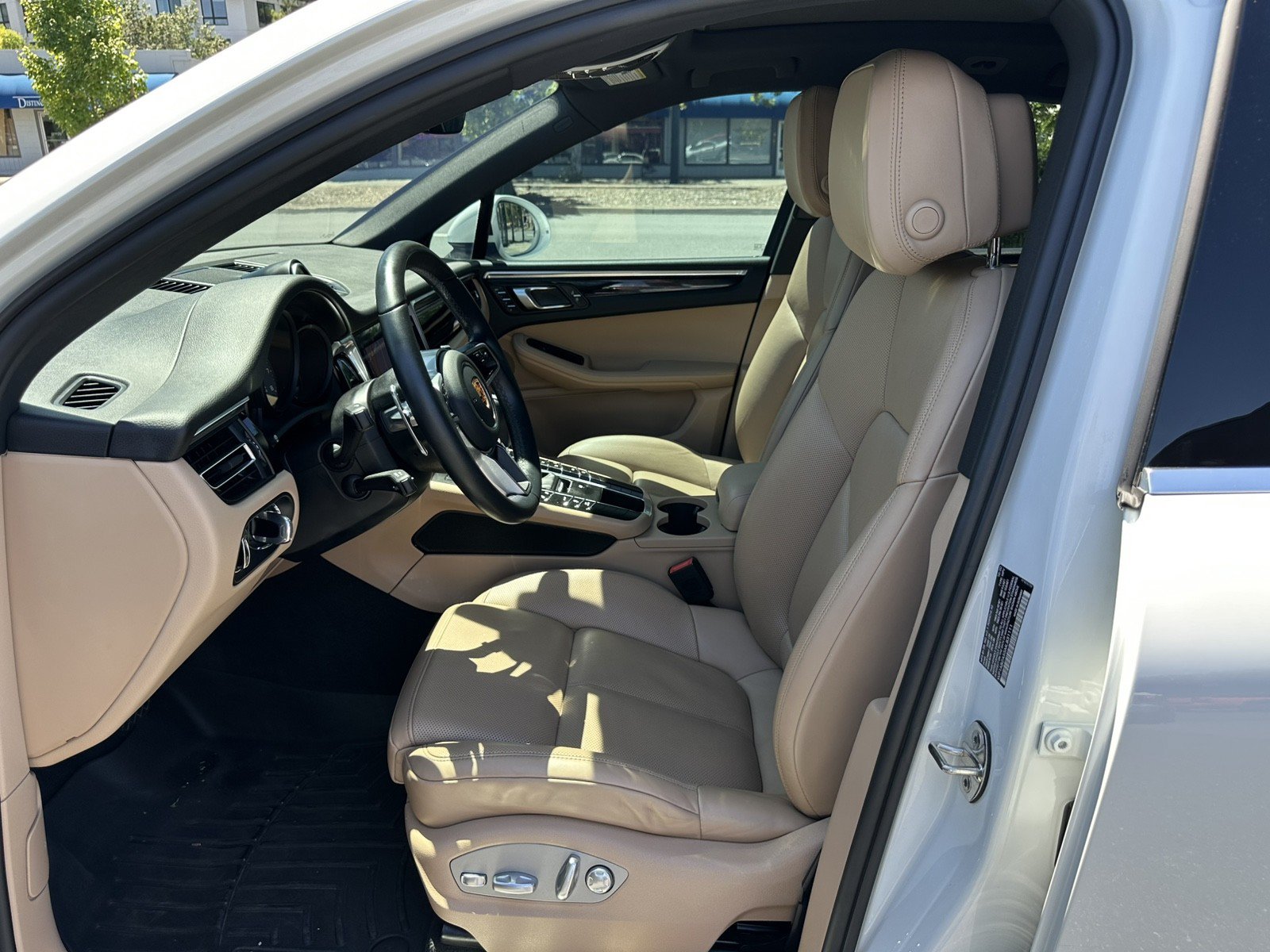 Used 2021 Porsche Macan S AWD/4WD image 18