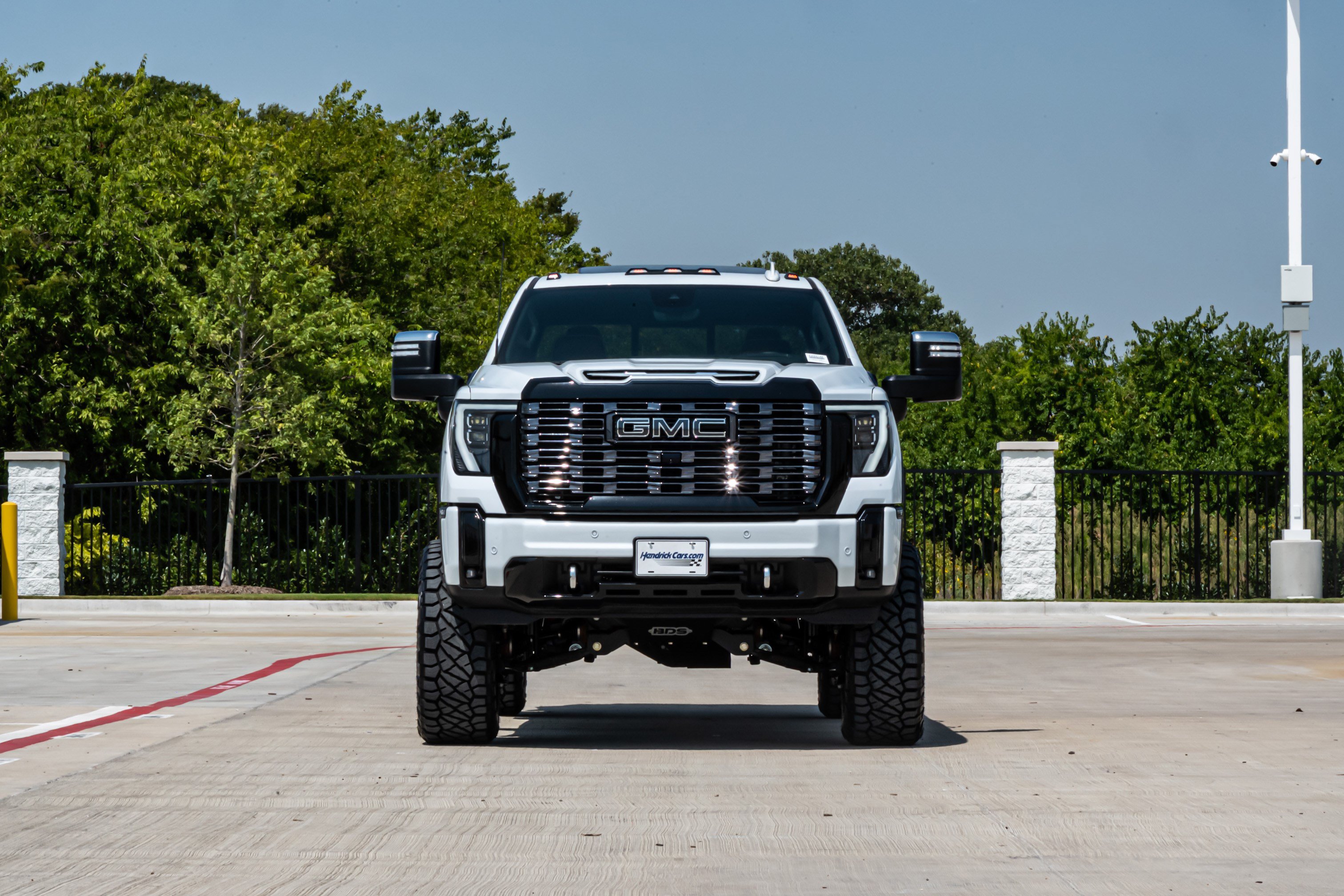Used 2026 GMC Sierra 2500 Denali Ultimate AWD/4WD image 3