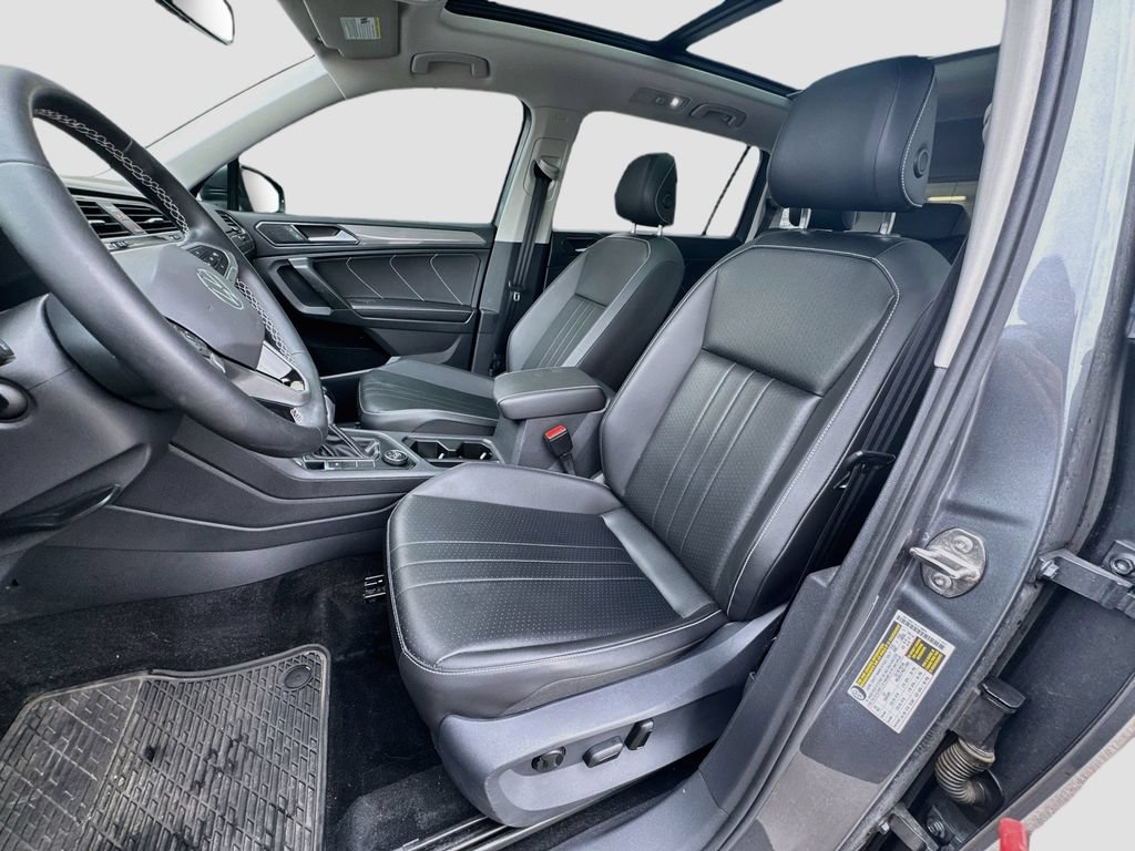 Used 2022 Volkswagen Tiguan SE AWD/4WD image 22