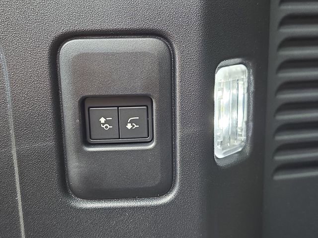 New 2026 Land Rover Defender 130 X-Dynamic SE image 14