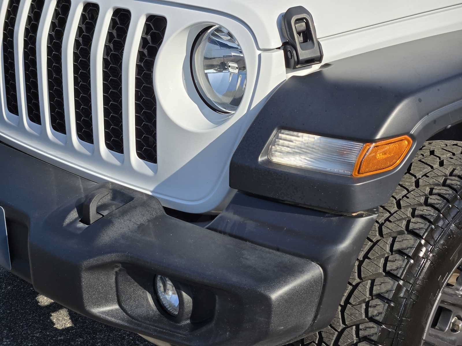 Used 2024 Jeep Wrangler Sport AWD/4WD image 10